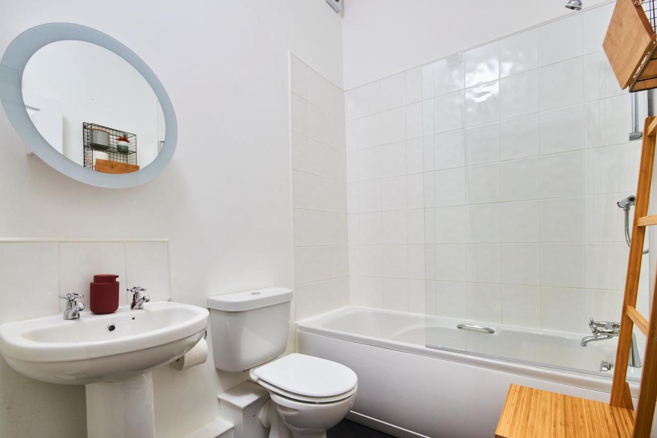 Lovely Abode In Newcastle - Sleeps 4 - Ground Floor Εξωτερικό φωτογραφία